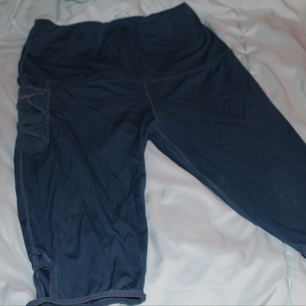 Nebility High Waist Capri Yoga Pants